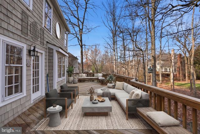 1285 LAMPLIGHTER WAY, Reston, VA 20194