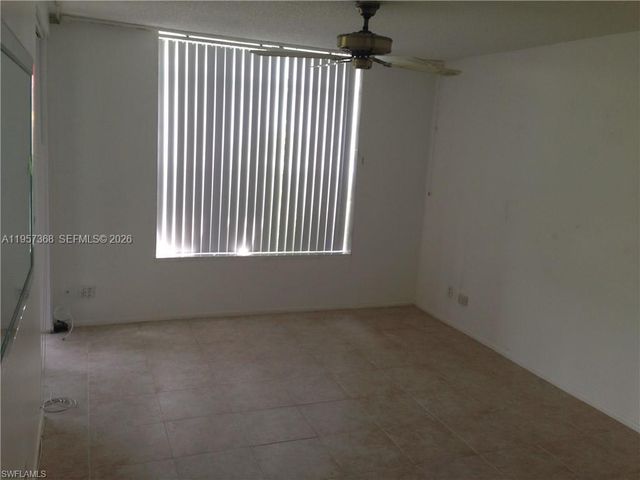 3760 Inverrary Dr 1W, Lauderhill, FL 33319