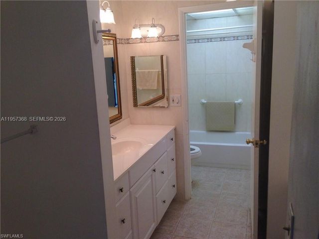 3760 Inverrary Dr 1W, Lauderhill, FL 33319