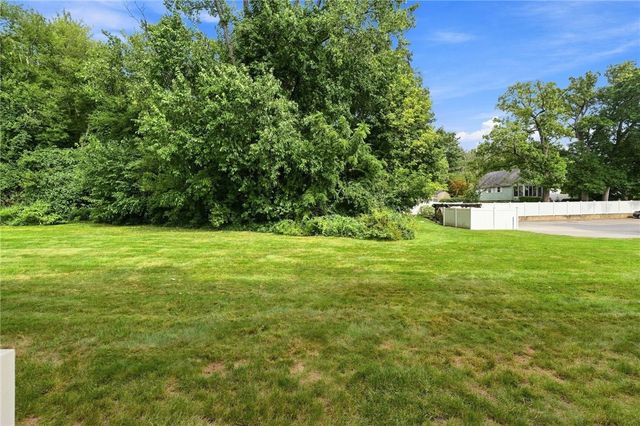 200 Woodlawn Avenue 111, North Providence, RI 02904