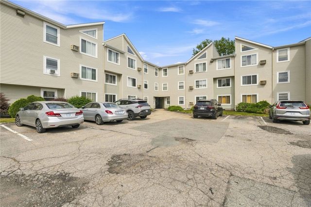 200 Woodlawn Avenue 111, North Providence, RI 02904