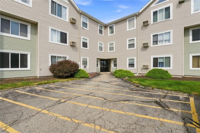 200 Woodlawn Avenue 111, North Providence, RI 02904