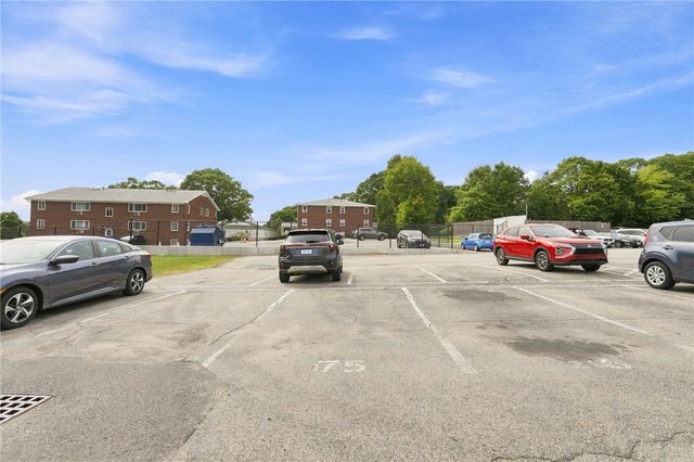 200 Woodlawn Avenue 111, North Providence, RI 02904