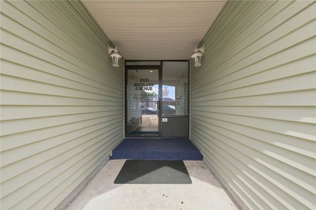 200 Woodlawn Avenue 111, North Providence, RI 02904