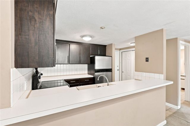 200 Woodlawn Avenue 111, North Providence, RI 02904