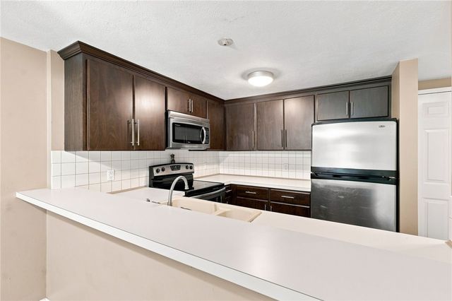 200 Woodlawn Avenue 111, North Providence, RI 02904