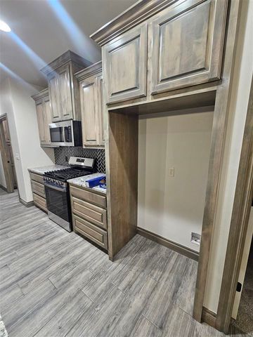 113 S 6th Ave, Sterling, OK 73567