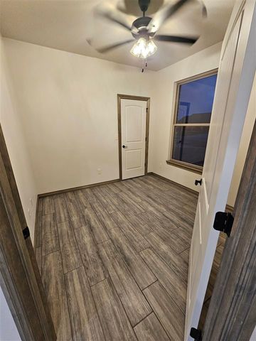 113 S 6th Ave, Sterling, OK 73567