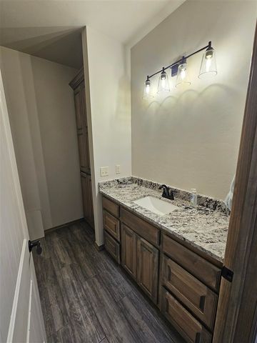 113 S 6th Ave, Sterling, OK 73567