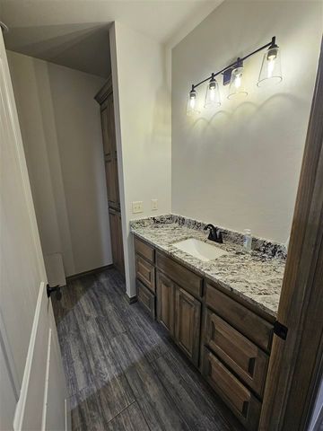 113 S 6th Ave, Sterling, OK 73567