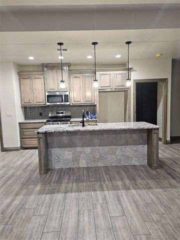 113 S 6th Ave, Sterling, OK 73567