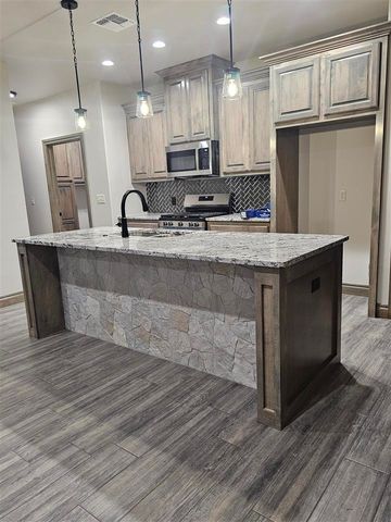 113 S 6th Ave, Sterling, OK 73567