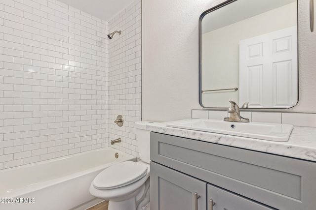 1432 E BROADWAY Road, Mesa, AZ 85204