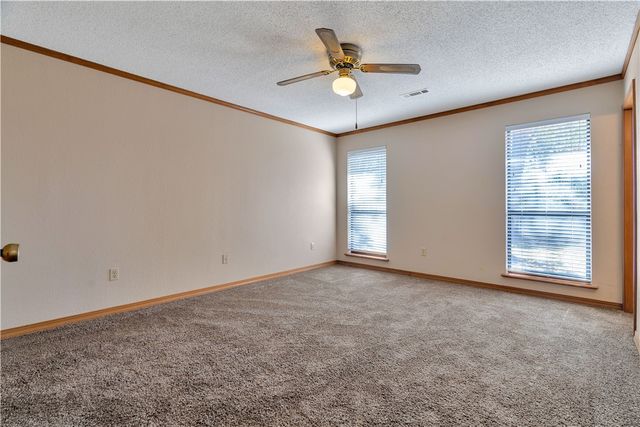 3425 Sandpiper Drive, Fayetteville, AR 72704