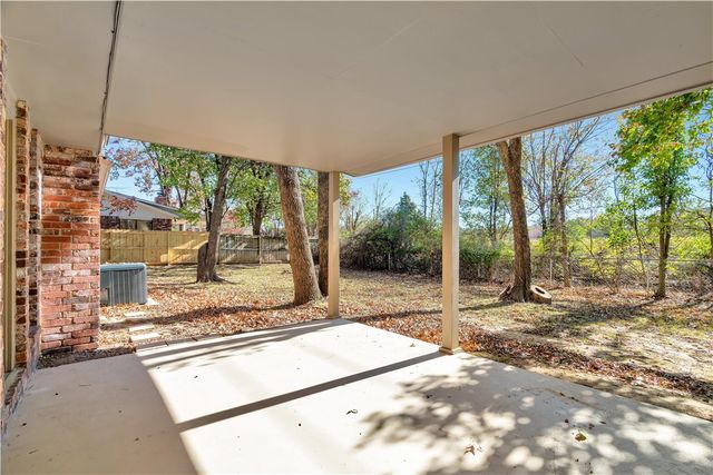 3425 Sandpiper Drive, Fayetteville, AR 72704