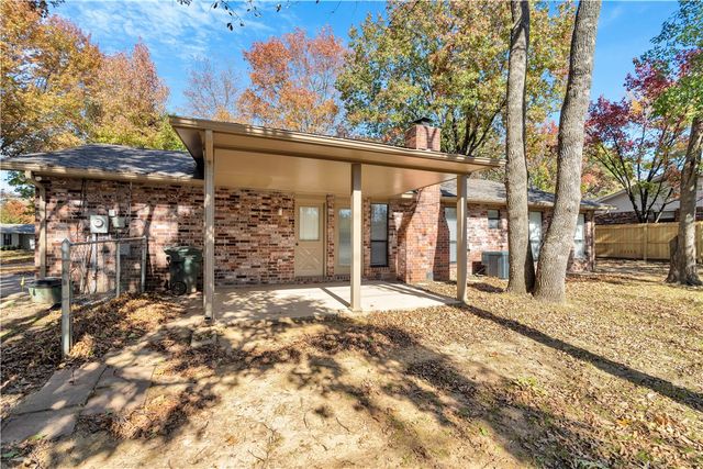 3425 Sandpiper Drive, Fayetteville, AR 72704