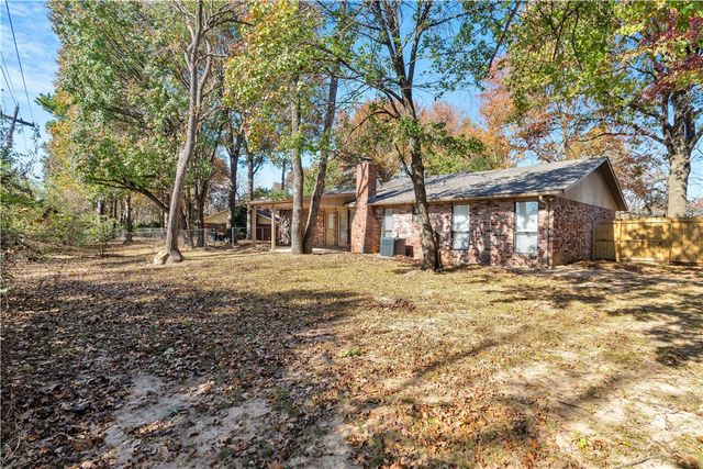3425 Sandpiper Drive, Fayetteville, AR 72704