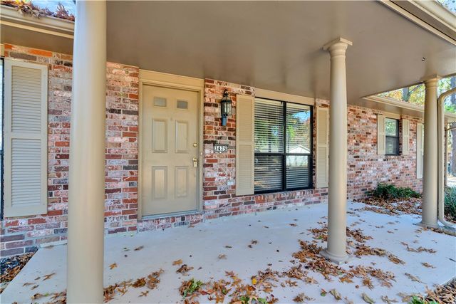 3425 Sandpiper Drive, Fayetteville, AR 72704