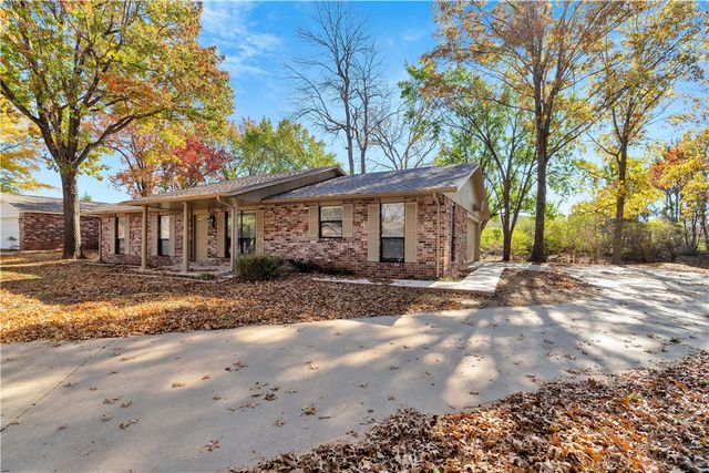 3425 Sandpiper Drive, Fayetteville, AR 72704