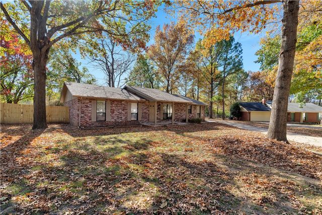 3425 Sandpiper Drive, Fayetteville, AR 72704