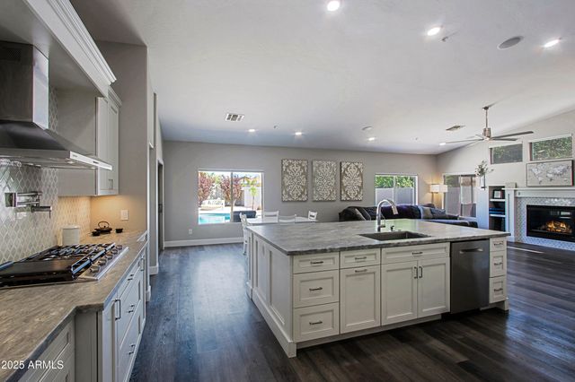 23673 N 81ST Drive, Peoria, AZ 85383