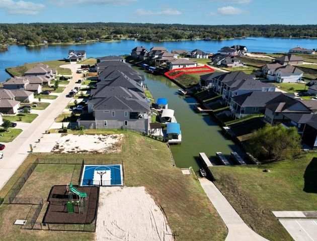 10716 S Lake Mist Lane, Willis, TX 77318