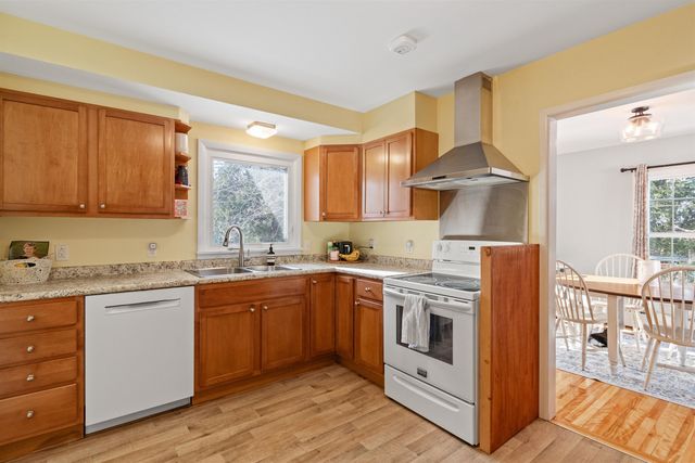 6 Donnelly Court, St. Albans City, VT 05478