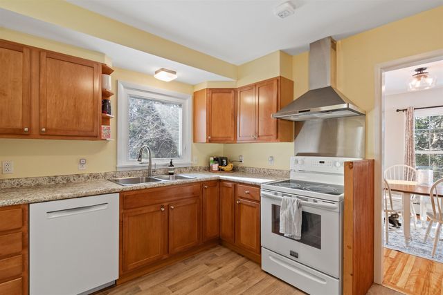 6 Donnelly Court, St. Albans City, VT 05478