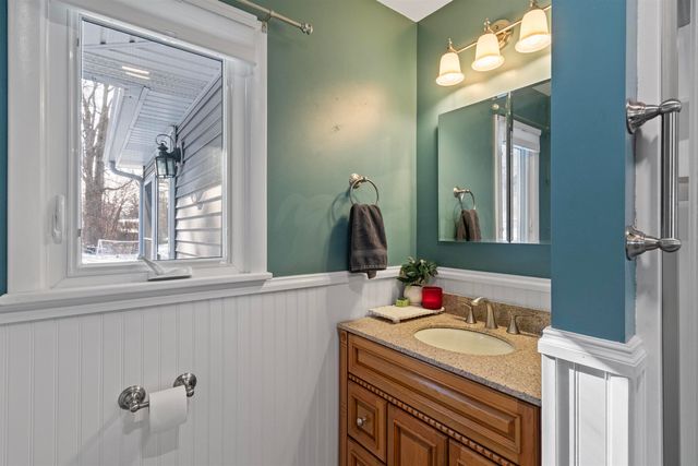 6 Donnelly Court, St. Albans City, VT 05478