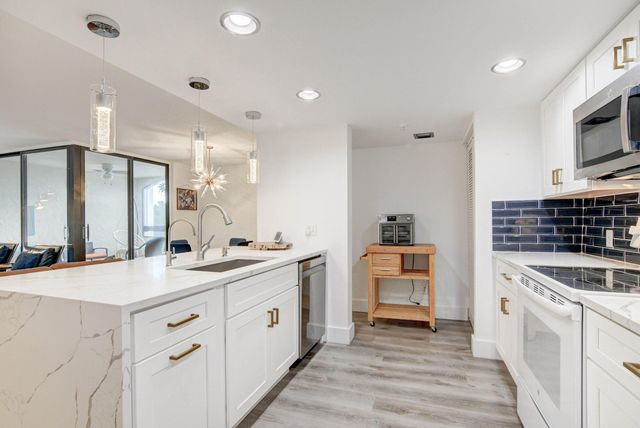 1915 Lavers Circle E504, Delray Beach, FL 33444