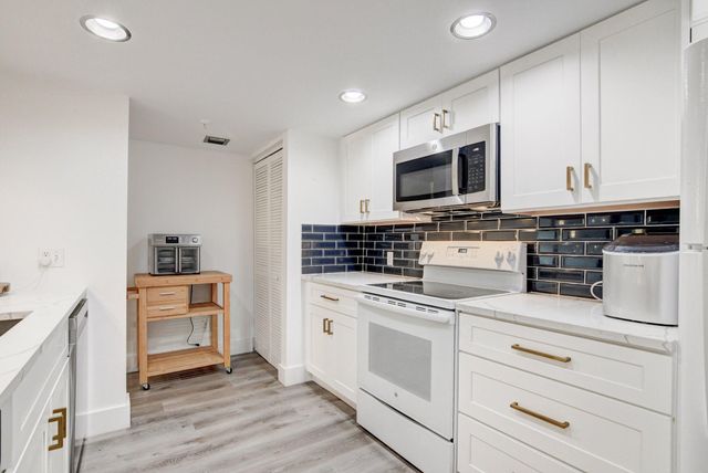 1915 Lavers Circle E504, Delray Beach, FL 33444