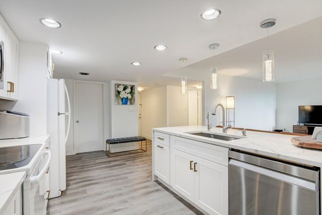 1915 Lavers Circle E504, Delray Beach, FL 33444