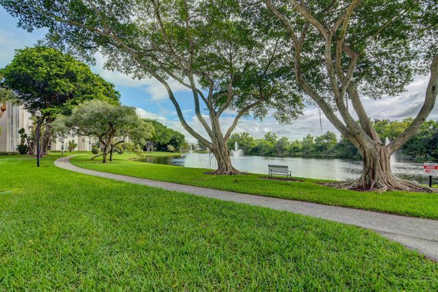 1915 Lavers Circle E504, Delray Beach, FL 33444