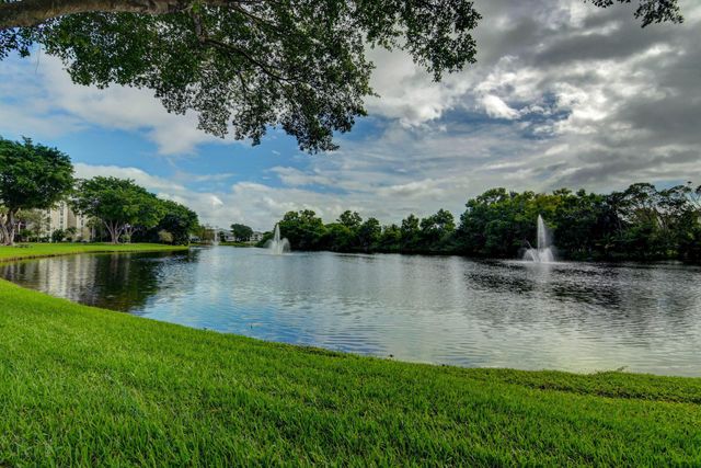 1915 Lavers Circle E504, Delray Beach, FL 33444