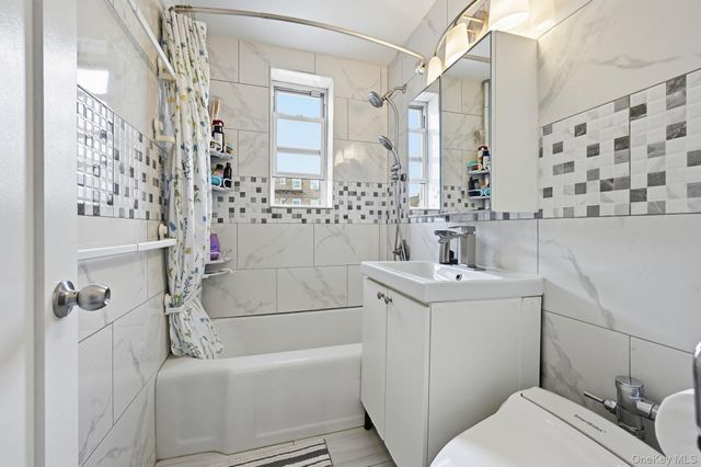 67-11 Yellowstone Boulevard 5B, Forest Hills, NY 11375