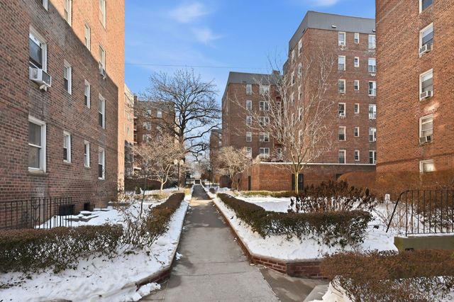 67-11 Yellowstone Boulevard 5B, Forest Hills, NY 11375