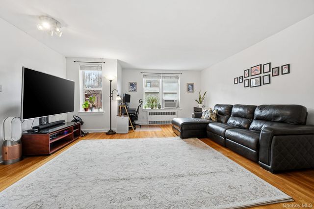 67-11 Yellowstone Boulevard 5B, Forest Hills, NY 11375