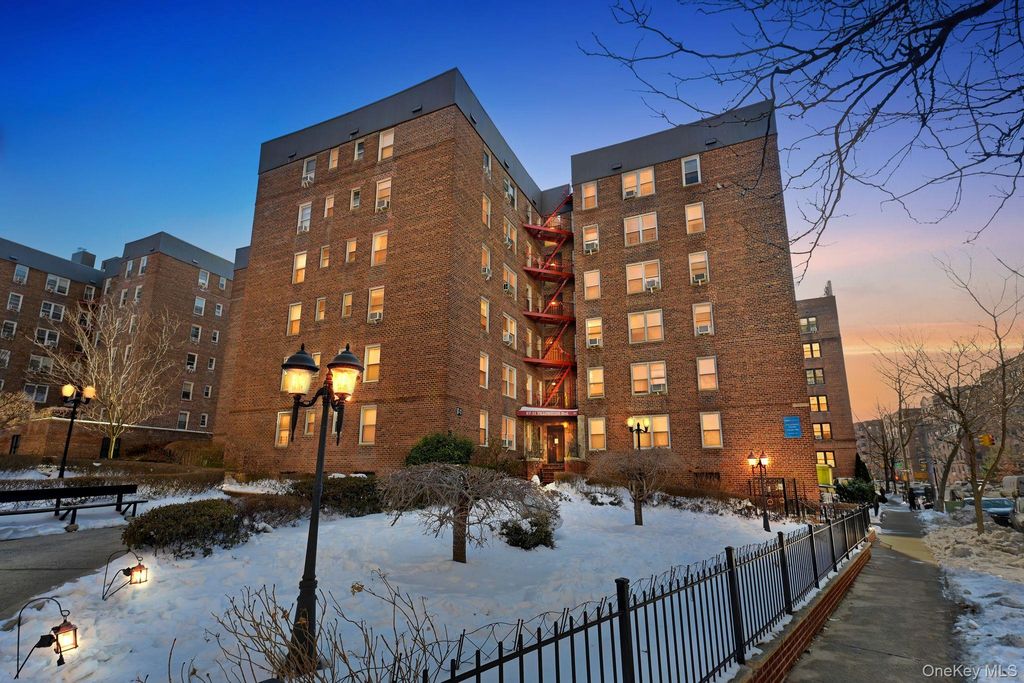 67-11 Yellowstone Boulevard 5B, Forest Hills, NY 11375