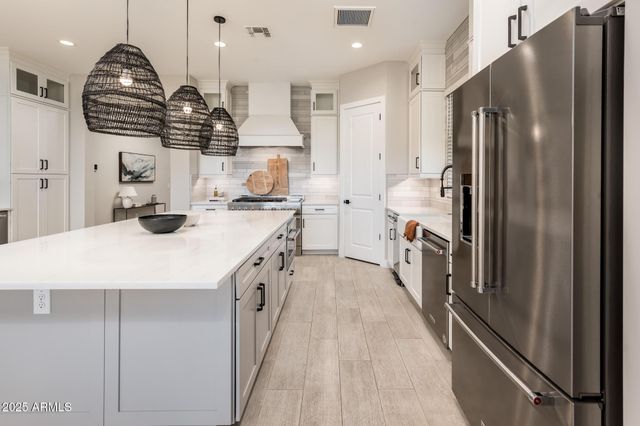 6615 E Libby Street, Phoenix, AZ 85054