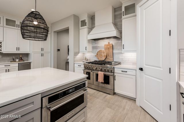 6615 E Libby Street, Phoenix, AZ 85054