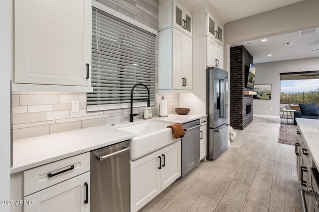 6615 E Libby Street, Phoenix, AZ 85054