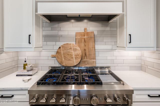 6615 E Libby Street, Phoenix, AZ 85054