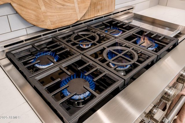 6615 E Libby Street, Phoenix, AZ 85054