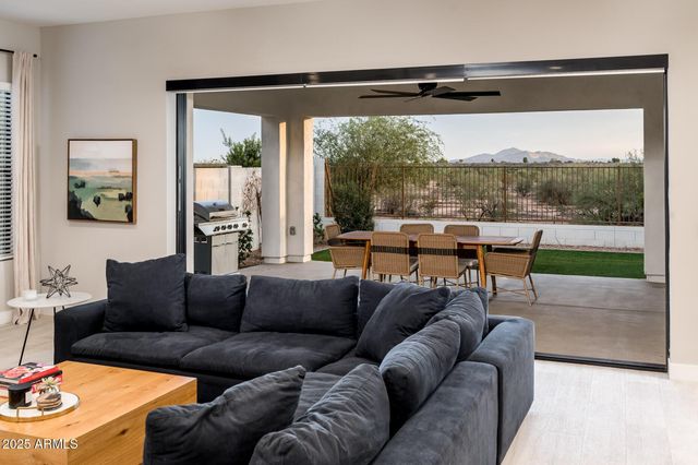 6615 E Libby Street, Phoenix, AZ 85054