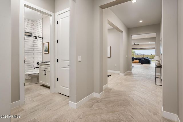 6615 E Libby Street, Phoenix, AZ 85054