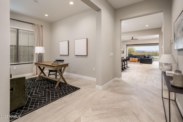 6615 E Libby Street, Phoenix, AZ 85054