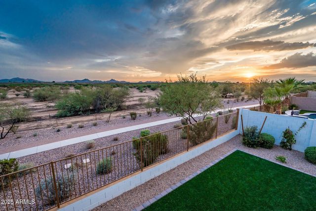 6615 E Libby Street, Phoenix, AZ 85054