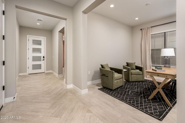 6615 E Libby Street, Phoenix, AZ 85054