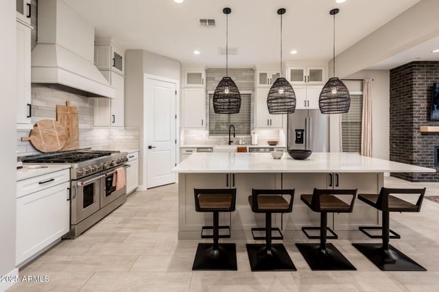 6615 E Libby Street, Phoenix, AZ 85054