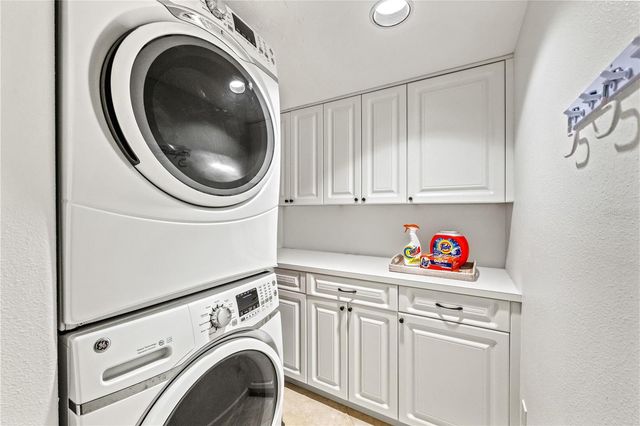 5880 MIDNIGHT PASS ROAD 210, Sarasota, FL 34242